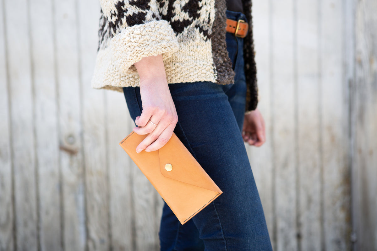 Minimalist Clutch – Colladay Leather - Main Image